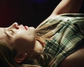 Carla Diaz nude - O Menino que Matou Meus Pais (2020)