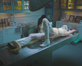 Bella Thorne, Libby Mintz, Andreja Pejic, Caroline D'Amore - Habit (2021)