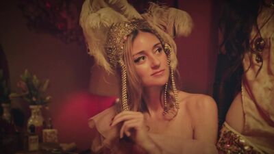 Bella Thorne, Libby Mintz, Andreja Pejic, Caroline D'Amore - Habit (2021)