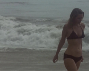 Sally Kellerman nude - A Reflection of Fear (1973)