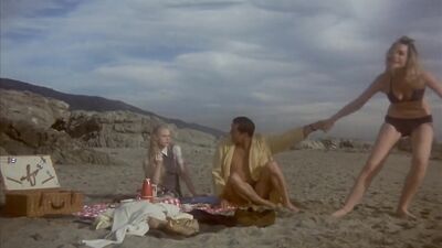 Sally Kellerman nude - A Reflection of Fear (1973)