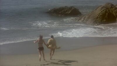 Sally Kellerman nude - A Reflection of Fear (1973)