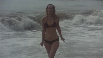 Sally Kellerman nude - A Reflection of Fear (1973)