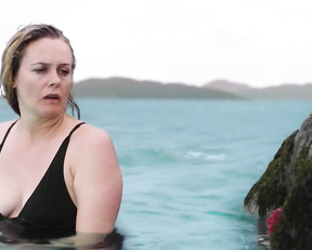 Alicia Silverstone nudity - The Requin (2022)