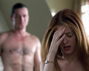 Debra Messing naked - The Wedding Date (2005)