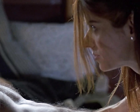 Debra Messing naked - The Wedding Date (2005)