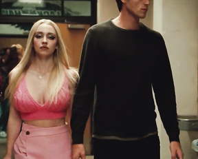 Maude Apatow nude – Euphoria s02e07 (2022)