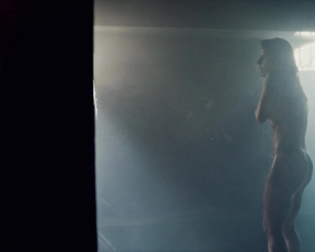 Kate del Castillo naked - Ingobernable s02e02 (2018)