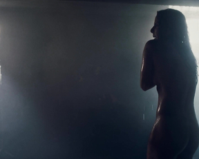 Kate del Castillo naked - Ingobernable s02e02 (2018)