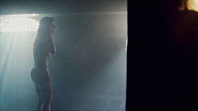 Kate del Castillo naked - Ingobernable s02e02 (2018)
