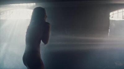 Kate del Castillo naked - Ingobernable s02e02 (2018)