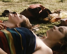 Heather Weeks, Laura Fraser - Left Luggage (1998)