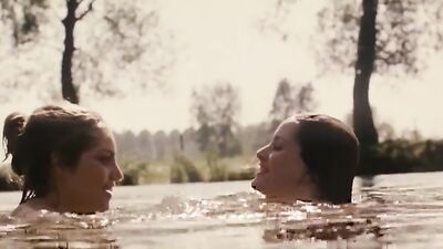 Heather Weeks, Laura Fraser - Left Luggage (1998)