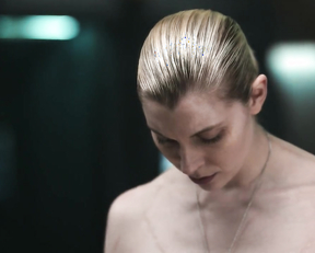 Kate Kennedy naked - Halo s01e04 (2022)