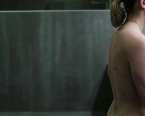 Kate Kennedy naked - Halo s01e04 (2022)