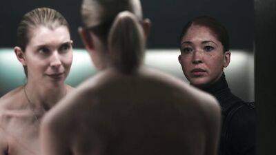 Kate Kennedy naked - Halo s01e04 (2022)