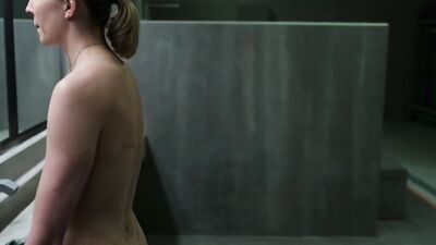 Kate Kennedy naked - Halo s01e04 (2022)