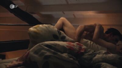 Antonia Bill, Lilly Charlotte Dreesen, Alina Levshin - Süßer Rausch s01e01-02 (2022)