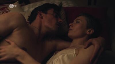 Antonia Bill, Lilly Charlotte Dreesen, Alina Levshin - Süßer Rausch s01e01-02 (2022)