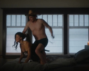 Meredith Garretson naked - Resident Alien s02e01 (2022)