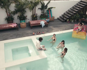 Elsie Hewitt, Hailey Bieber, Kendall Jenner - Dave s02e02 (2021)