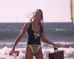 Courtney Thorne-Smith nude - Side Out (1990)