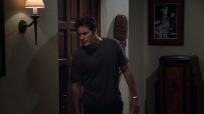 Jennifer Taylor, Tricia Helfer - Two and a Half Men s07e08 (2009)