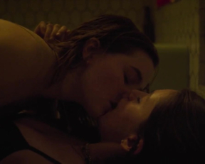 Kaitlyn Dever nude - Booksmart (2019)