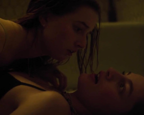 Kaitlyn Dever nude - Booksmart (2019)