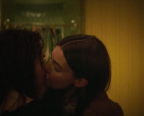 Kaitlyn Dever nude - Booksmart (2019)