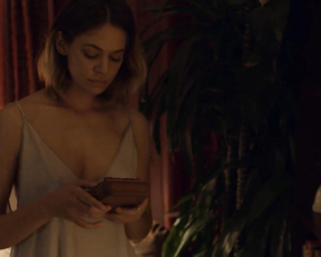 Analeigh Tipton naked - Broken Star (2018)