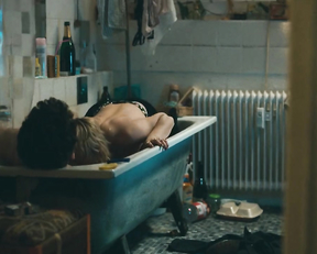 Caro Cult naked - Für Jojo (2022)