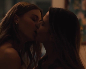 Holland Roden naked - Obsessed to Death (2022)