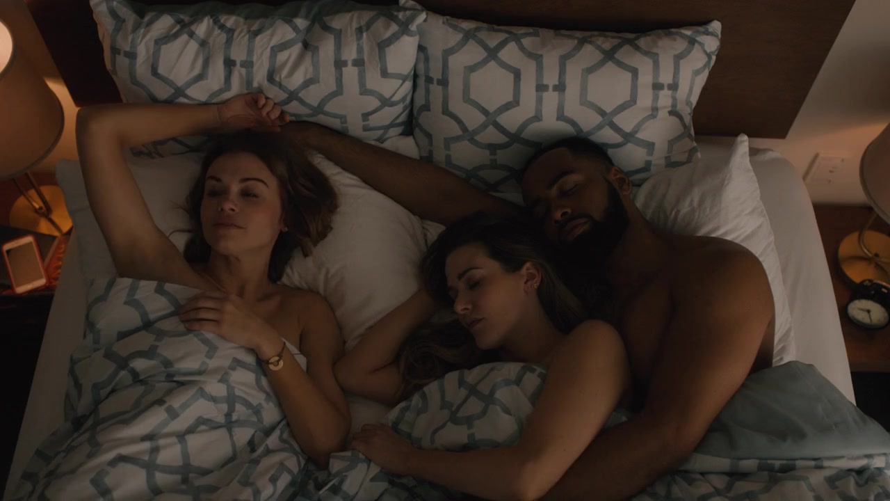 Holland Roden naked - Obsessed to Death (2022) : MoviesSexScenes