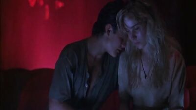 Christina Applegate sexy - Streets (1990)