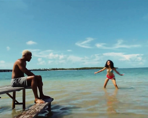 Alexa Demie sexy - Waves (2019)