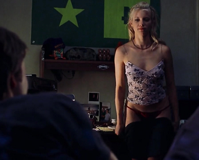 Amy Smart nude - Road Trip (2000)
