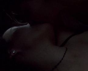 Jennifer Tilly and Gina Gershon - Bound (1996)