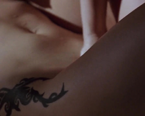 Jennifer Tilly and Gina Gershon - Bound (1996)