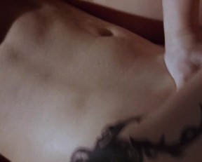 Jennifer Tilly and Gina Gershon - Bound (1996)