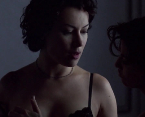 Jennifer Tilly and Gina Gershon - Bound (1996)