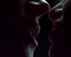 Jennifer Tilly and Gina Gershon - Bound (1996)