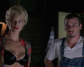 Robyn Adamson, Anna Gunn nude, Mary Steenburgen - Nobody's Baby (2001)