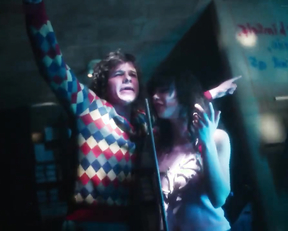 Sydney Chandler, Maisie Williams nude, Emma Appleton - Pistols (2022)