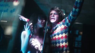 Sydney Chandler, Maisie Williams nude, Emma Appleton - Pistols (2022)