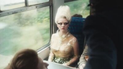 Sydney Chandler, Maisie Williams nude, Emma Appleton - Pistols (2022)