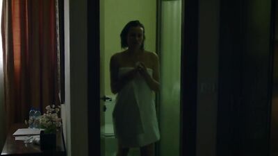 Diane Kruger naked - The Operative (2019)