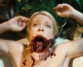 Amy Smart nude - Mirrors (2008)