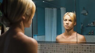 Amy Smart nude - Mirrors (2008)