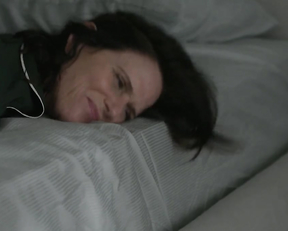 Alia Shawkat nude - Transparent s04e02 (2017)